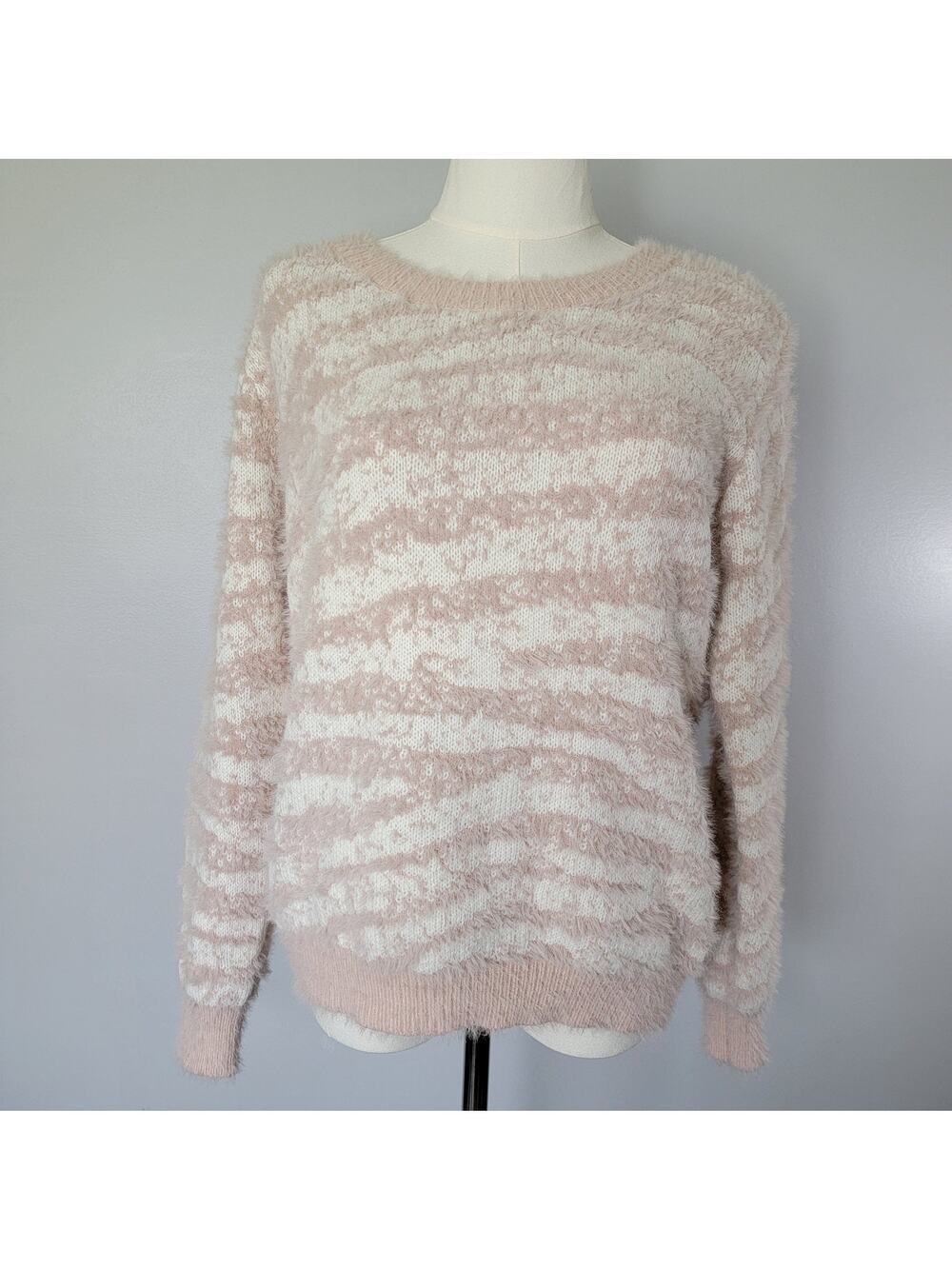 Dusty Pale Pink Sweater Womens L Cozy Soft Fuzzy Soft Casual Workstyle Feminine